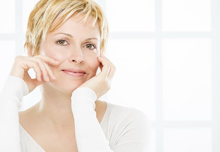 After a facelift, patients may experience swelling and changes in skin sensations, but they usually go away during recovery.